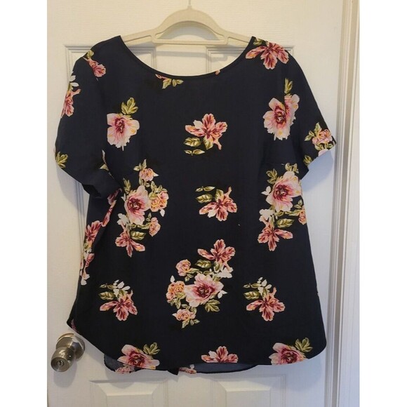 Ava & Viv Navy Blouse with Floral Pattern Size 1X - Picture 1 of 3